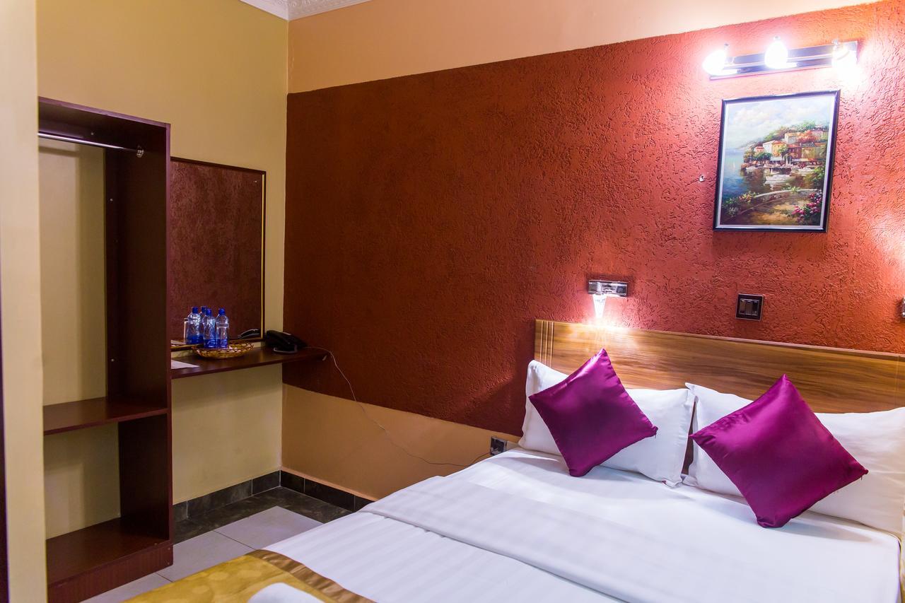 Enkare Hotel Nairobi Exterior photo